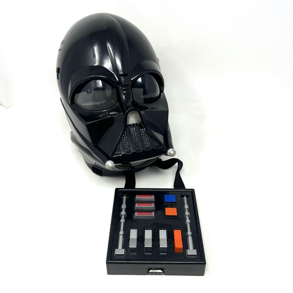 Vintage 2004 Darth Vader Voice Changer Sound Effects Helmet Mask NO CROWN Y2K - Picture 1 of 9